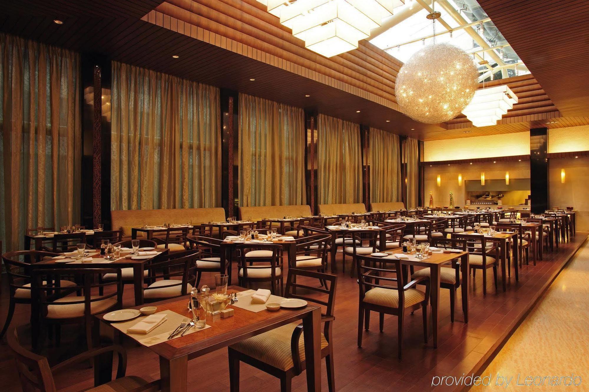 Отель Taj Club House Ченнаи Ресторан фото